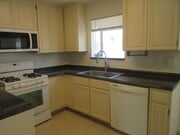 Photo - Wonderful townhouse on Glenoaks!