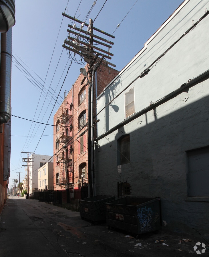 Photo - 304 S Manhattan Pl