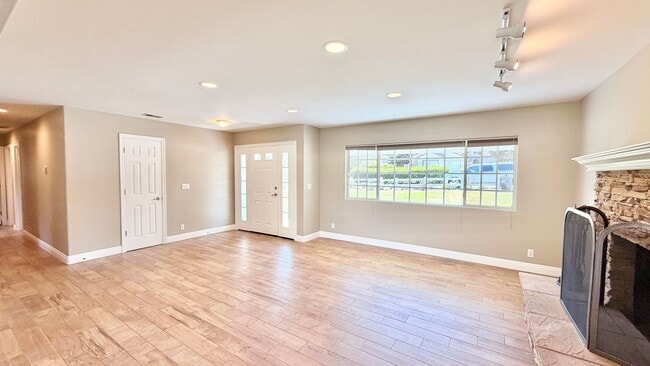 Photo - Lovely Single Story Home, Great Neighborhood, Amazing Yard Space, Close distance to Downtown Fall...