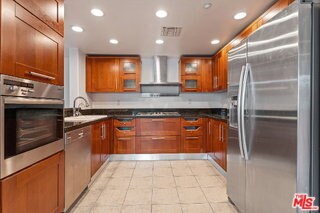 Photo - 107 N Swall Dr
