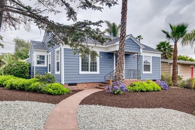 Building Photo - Charismatic 2 Bedroom/1 Bath Home For Rent in South Park!