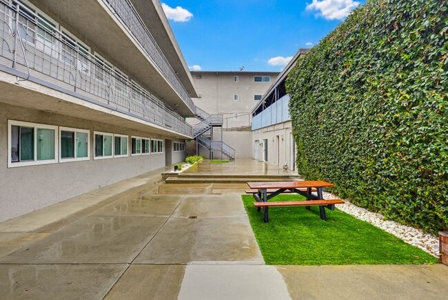 660 Garfield - Garfield Apartments