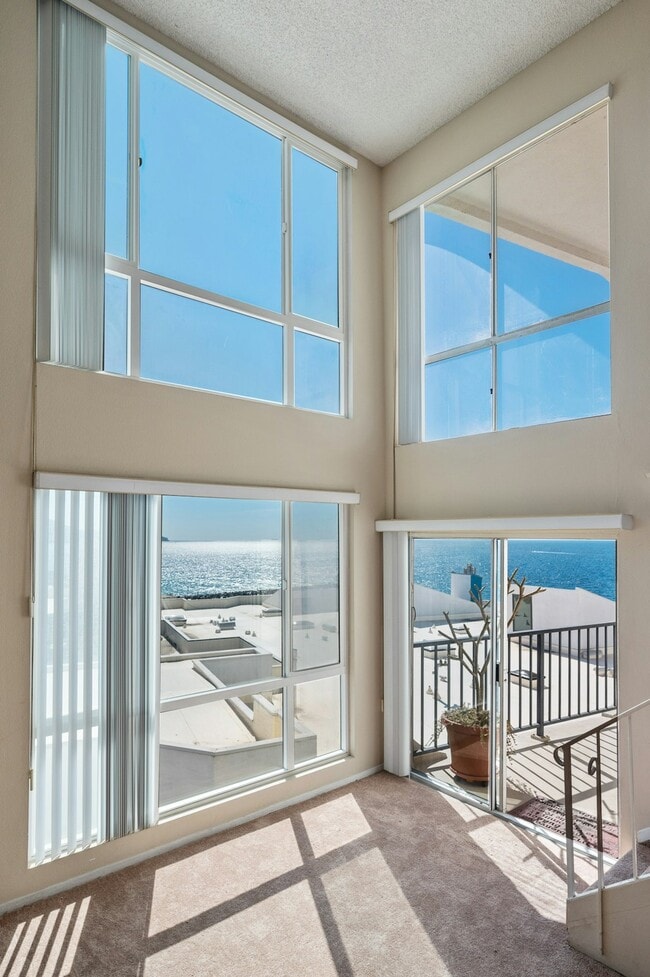 Photo - 565 Esplanade Unit 412