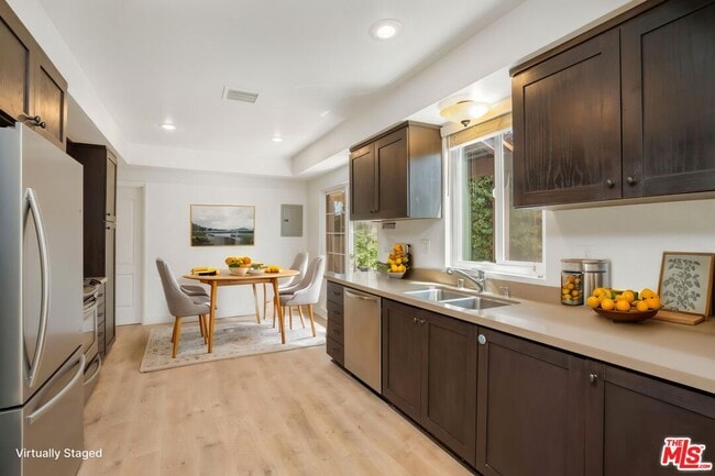 Photo - 3460 Redwood Ave