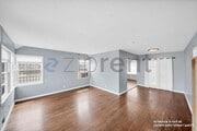 Photo - 1054 E 150th St House