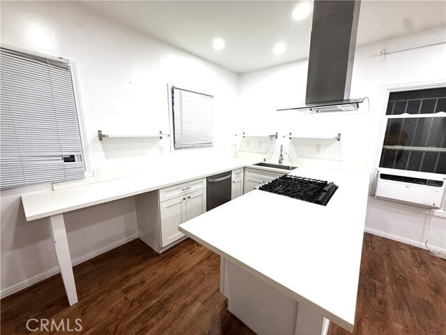 Photo - 3621 Denker Ave