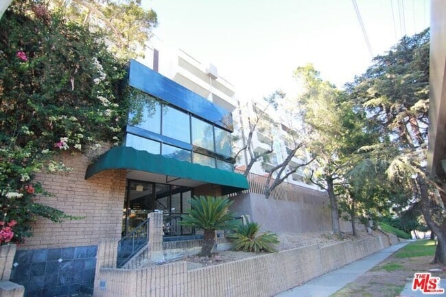 Building Photo - 3949 Los Feliz Blvd Unit 307 Rental