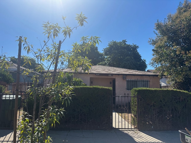 Building Photo - 632 E 107th St