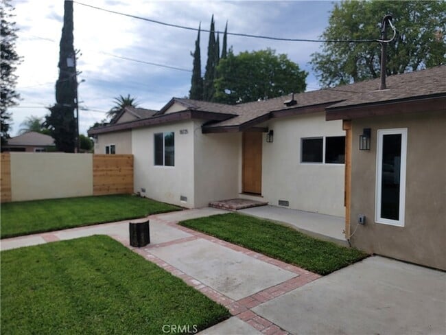 Photo - 18725 Bassett St