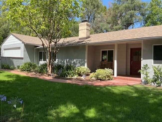 Photo - La Cañada Schools- Family Home - Natural Hardwood, 2 car attached garage, Central A/C, New Appli...