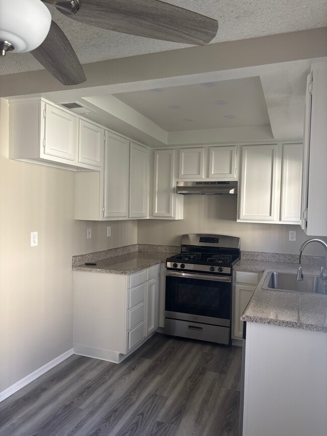 1x1 kitchen - Mission Garden Apartments