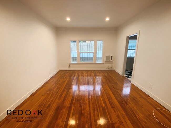 Building Photo - 1818 Whitley Ave