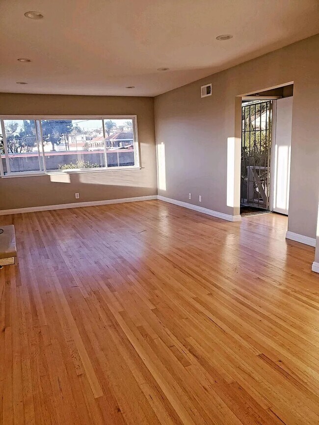 Photo - 822 10th St Unit 822 10th St. Hermosa Beach