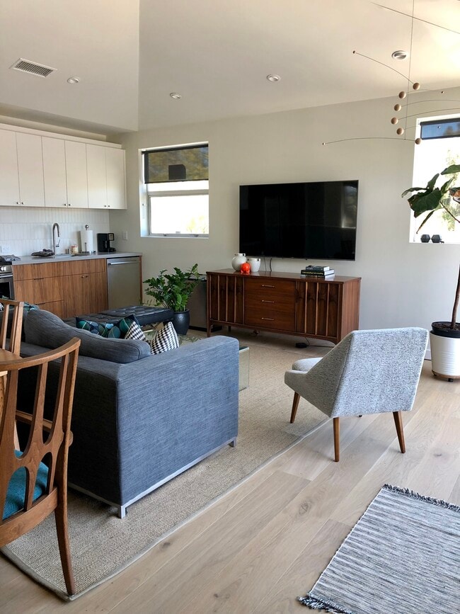 Photo - 4539 Beck Ave Unit 4535