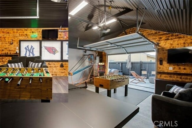 Garage - 14709 Bodger Ave