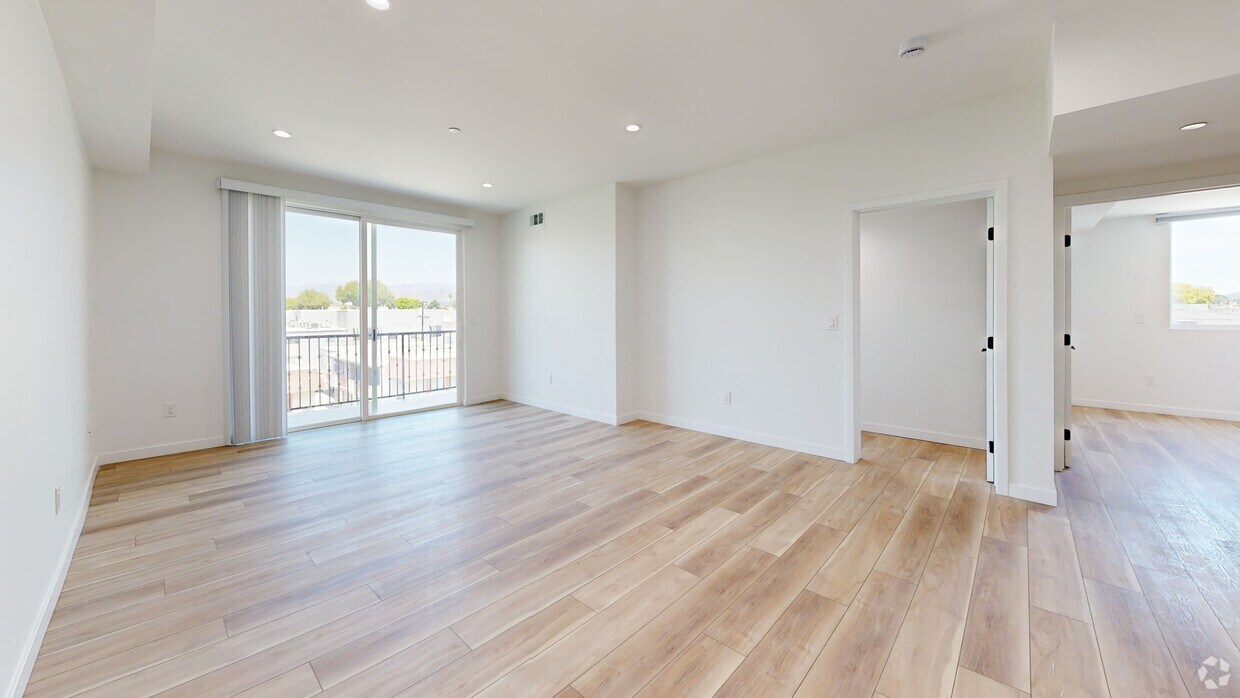 3D Tour - 10934 Peach Grove St Unit 201