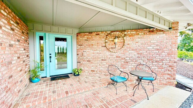 Photo - Beautifully Furnished & Appointed, Shorter Term Rental in the Peaceful Gird Valley area of Fallbr...