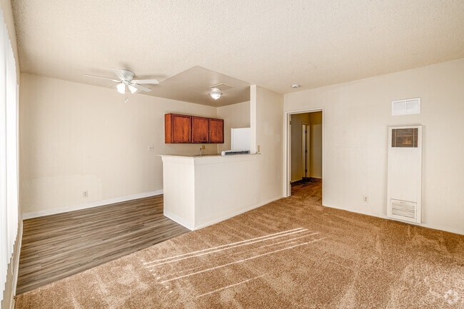 1BR, 1BA - 650SF - Living Room - Minnie Apartments