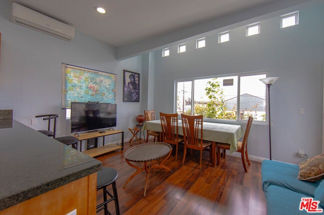 Photo - 8703 San Pedro St Unit 1/2