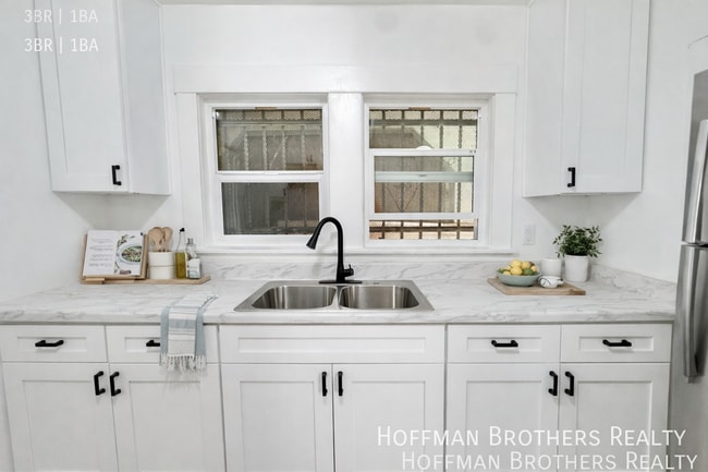 Photo - 5319 S Hoover St Unit 1/2