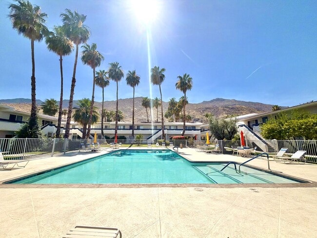 Building Photo - AVAILABLE NOW!! First-Floor 1 Bedroom / 1 Bathroom Condo in Palm Springs!