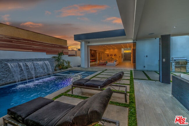 Photo - 658 N Edinburgh Ave