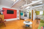 Photo - 702 Angelus Pl
