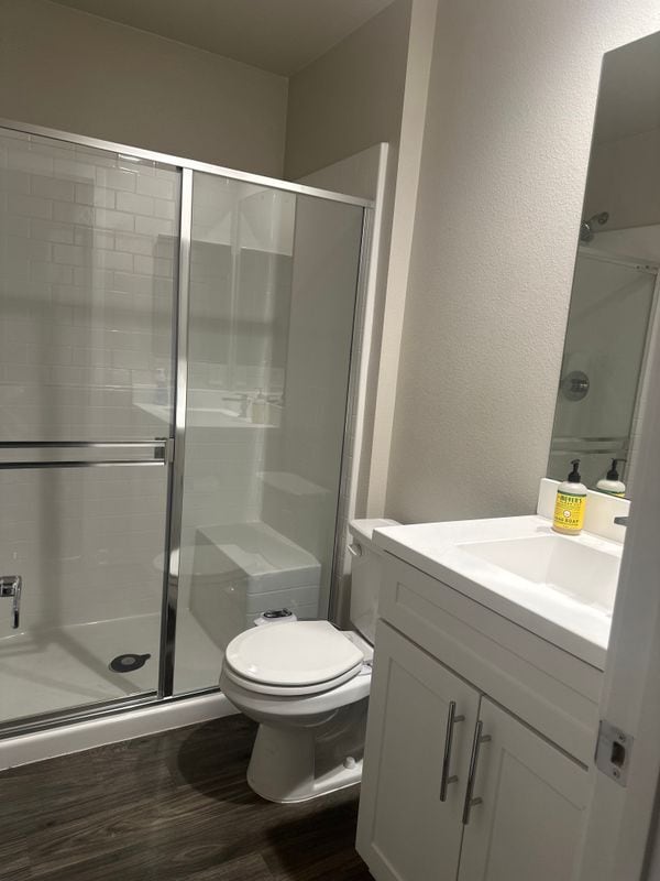 Photo - 712 Highline Way