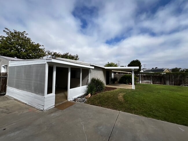 Photo - Large, Single Family 3 Bed, 1 Bath in North Clairemont w/ Spacious Backyard!