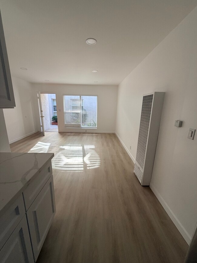 Photo - 940 S Venice Blvd Unit 8