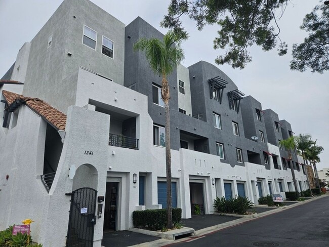 Building Photo - 1241 Santa Cora Ave Unit 332