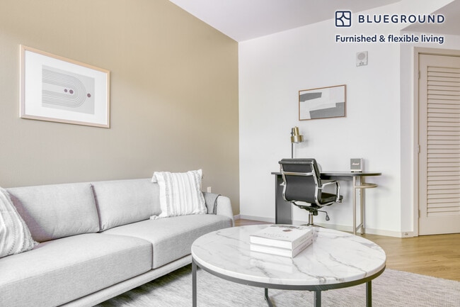 Photo - 6201 Hollywood Blvd Unit FL4-ID839