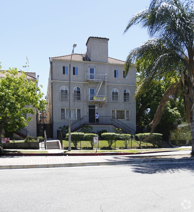Rosewood Apartments - Rosewood Apartments