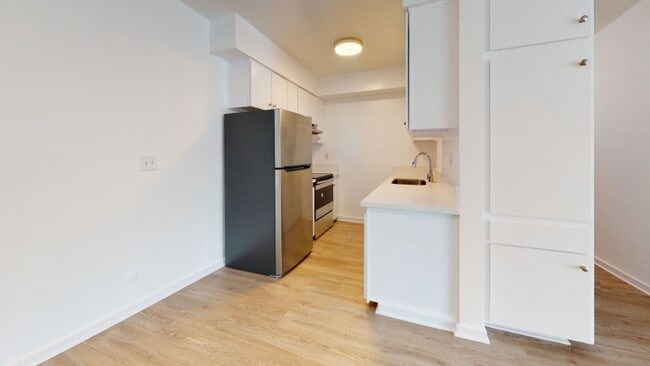 Photo - Wilshire Embassy Apartments