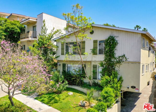 Building Photo - 920 Westbourne Dr Unit 9 Rental