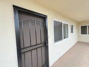 Photo - Top Floor 1 Bedroom Bixby Park Top Floor C... House