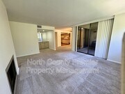 Photo - 2420 Torrey Pines Rd Unit B202