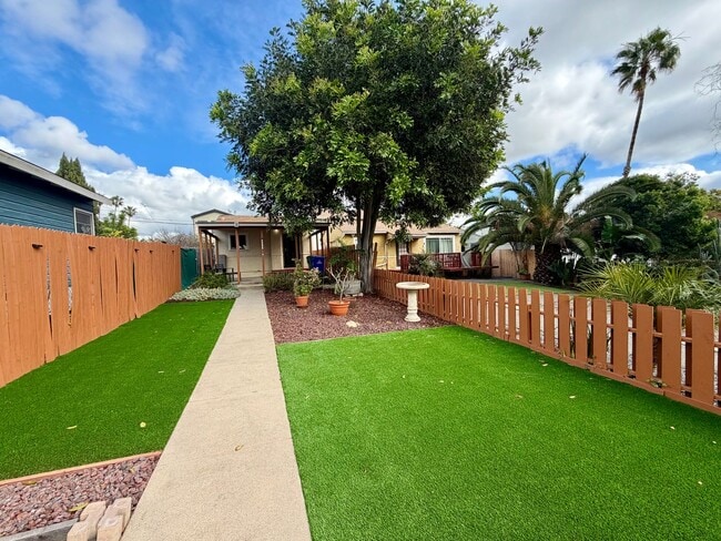 Building Photo - Beautiful 2 Bed / 2 Bath Home Near North Park with Expansive Outdoor Space + Garage!