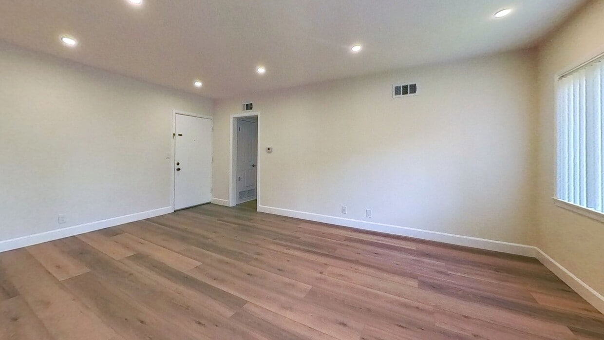 3D Tour - 1417 S Holt Luxury Investments LLC