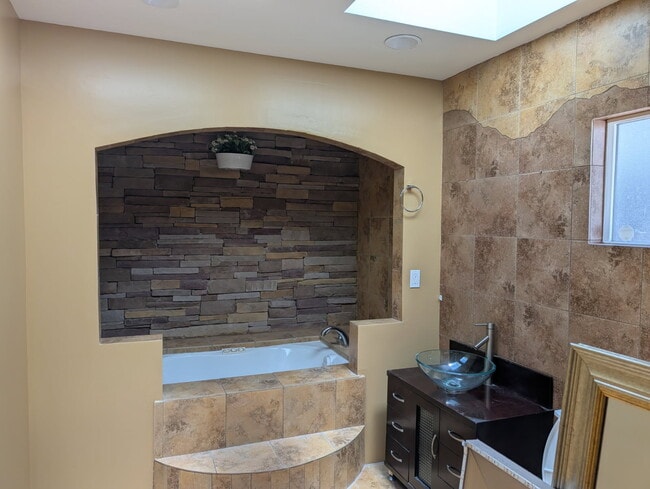 Photo - 14656 La Maida St