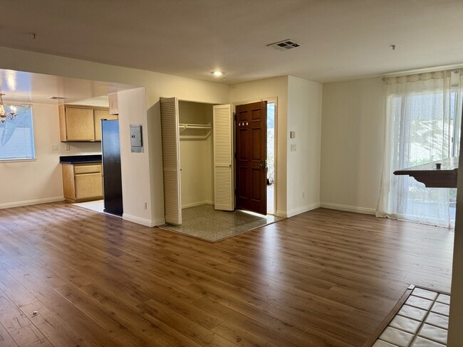 Photo - 451 S Oakland Ave