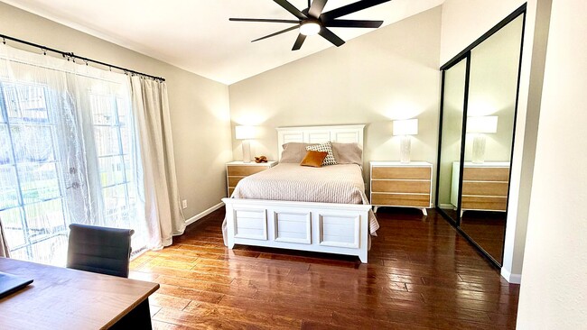 Photo - 2149 Merlyn Pl