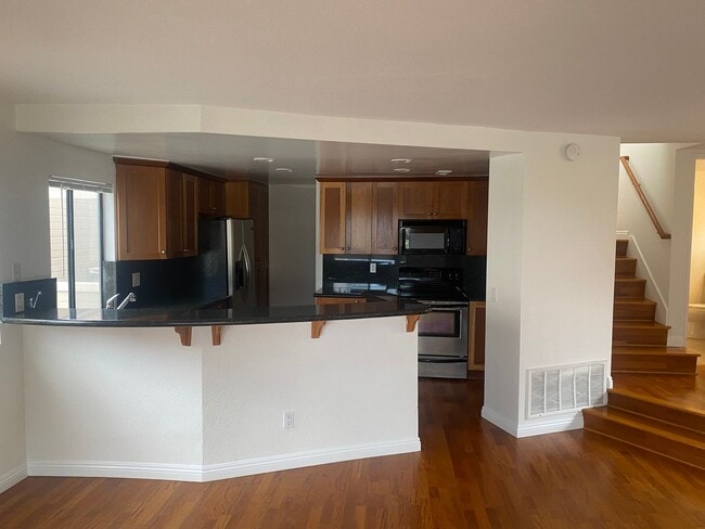 Photo - 2BD/2.5BA townhome in UTC Near UCSD!