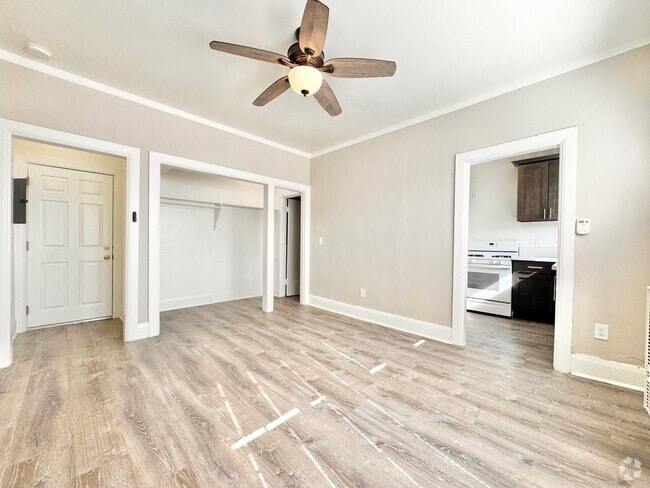 Building Photo - 1802 N La Brea Ave Unit 107 Rental