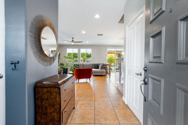 Photo - 282 Paseo Vista Cir