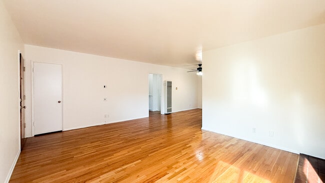 Photo - 4107 Don Tomaso Dr Unit 2