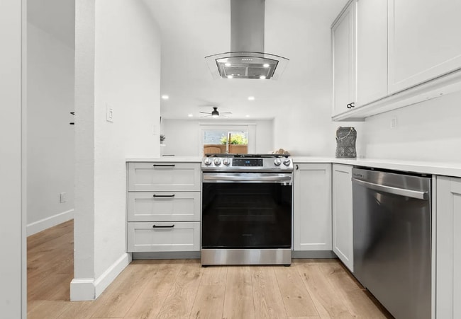 Photo - $3,750 - 3 Bed / 2.5 Bath Townhome in San Diego Near SDSU Unit 8