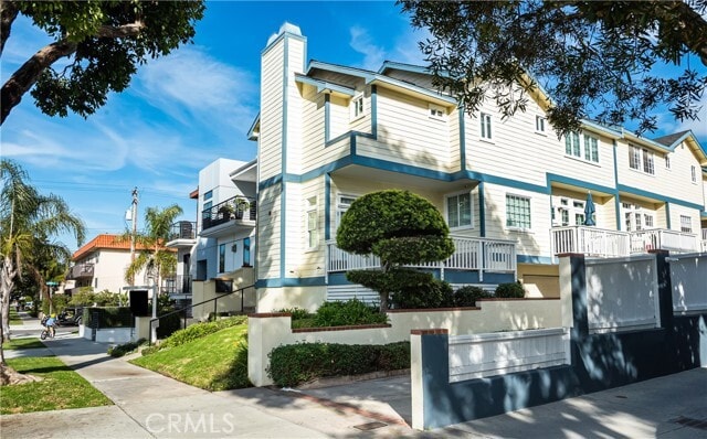 Photo - 702 S Broadway Townhome