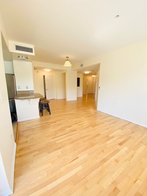 Photo - 350 K St Unit 206