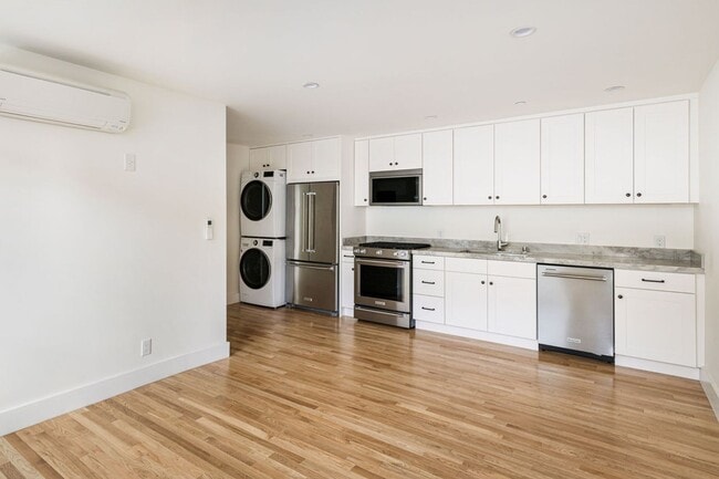 Photo - 3 Bed / 3 Bath at the Mohawk Residences is Now Available! Unit 1925 3/4 Kent St.